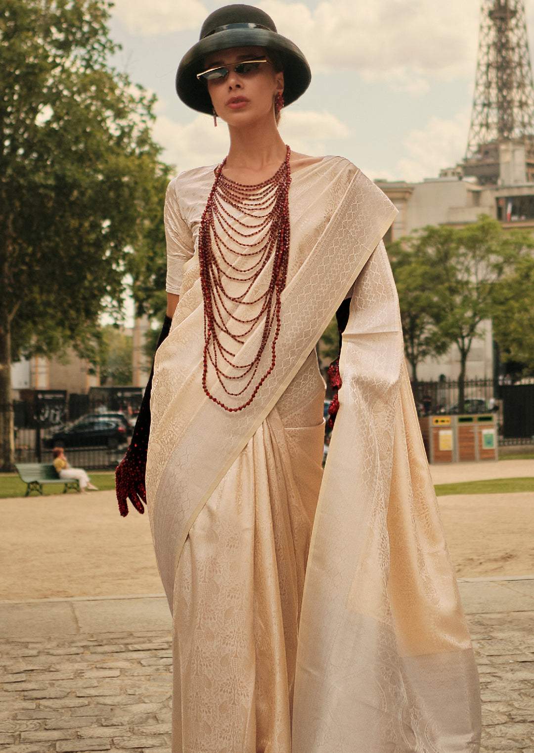 Cream White 	Woven Handloom Pure Satin Silk Saree