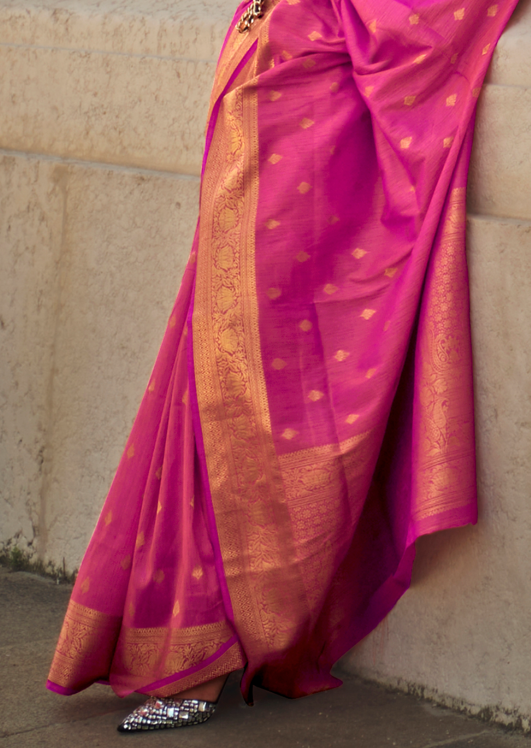 Hot Pink	Woven Pure Handloom Khadi Silk Saree