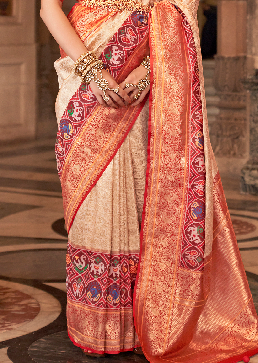 Pearl White & Red	Woven Royal Patola Kanjivaram Silk Saree