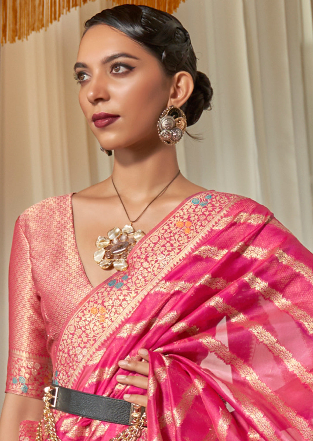 Hot Pink	Two Tone Meenakari Woven Pure Organza Silk Saree