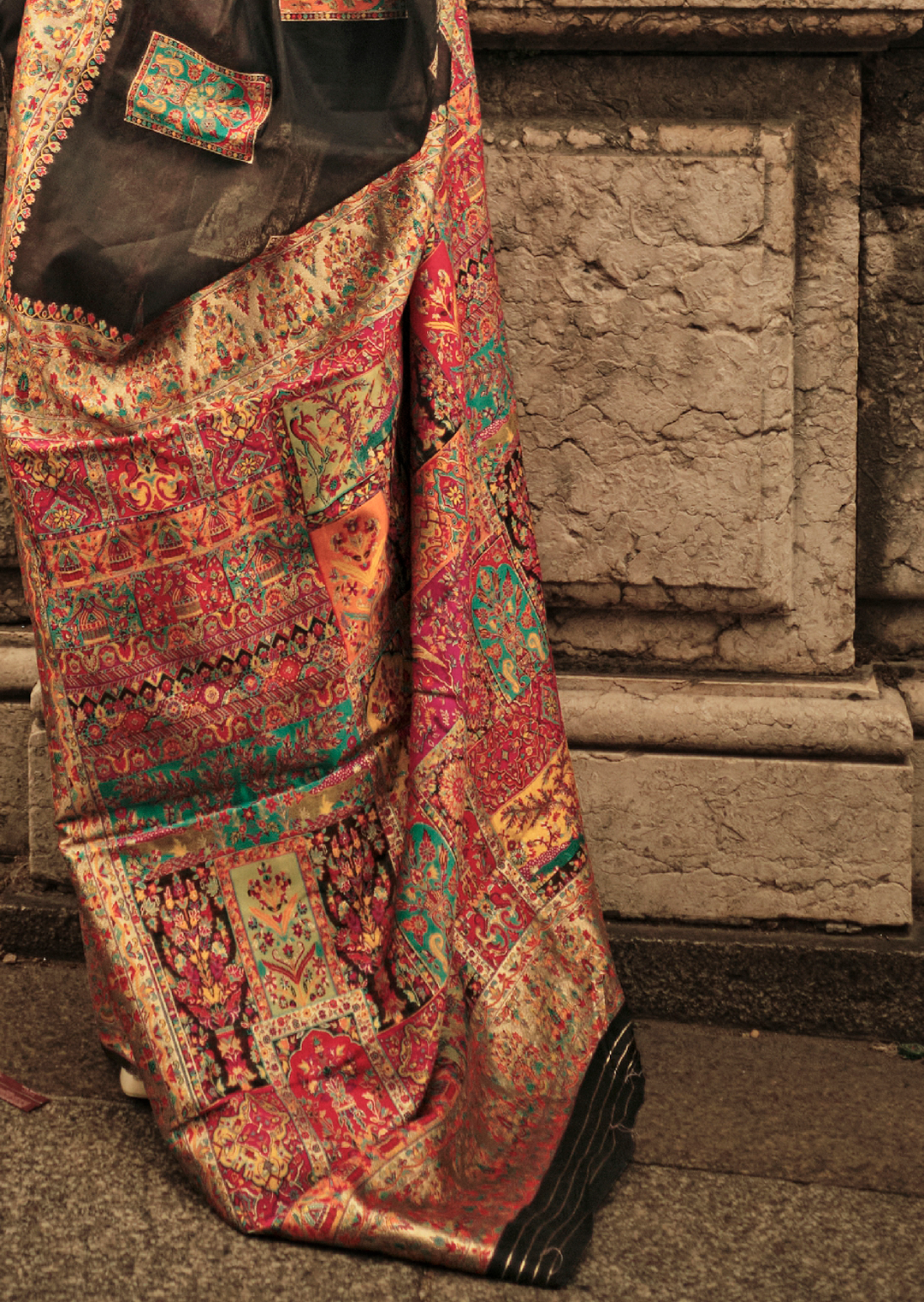 Black Woven Pure Handloom Kashmiri Jamewar Silk Saree