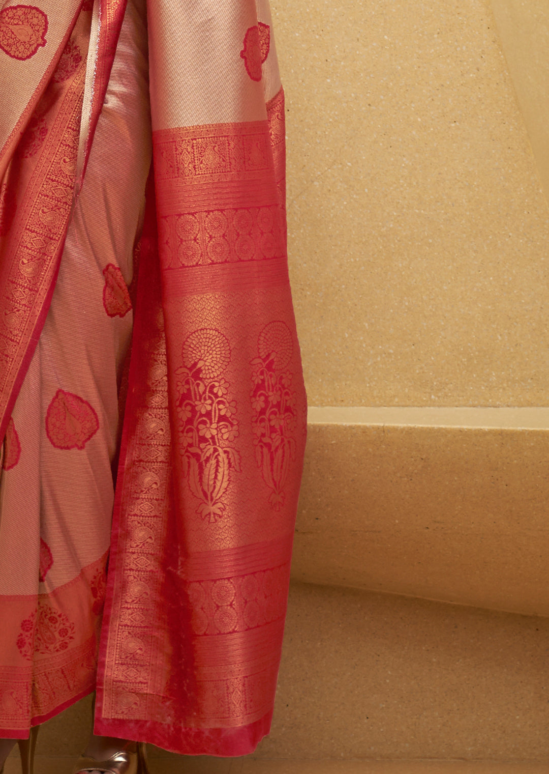 Red	Zari Woven Two Tone Handloom Kanjivaram Silk Saree