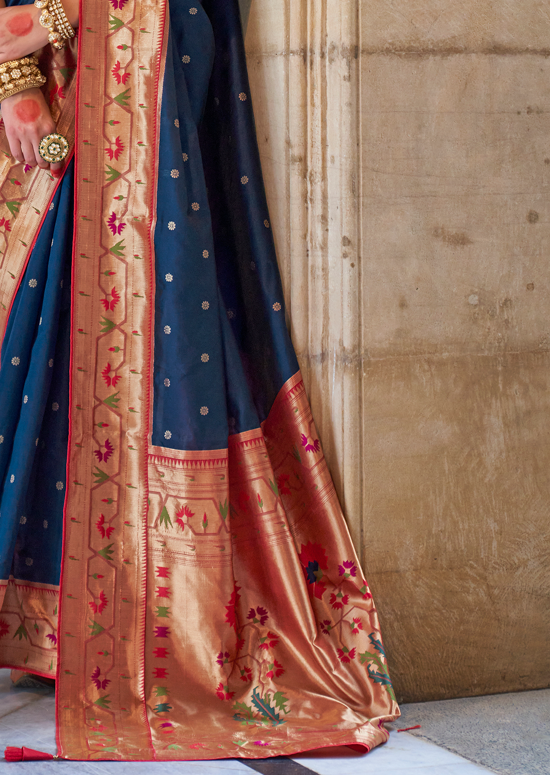 Midnight Blue Woven Traditional Royal Patola Paithani Silk Saree