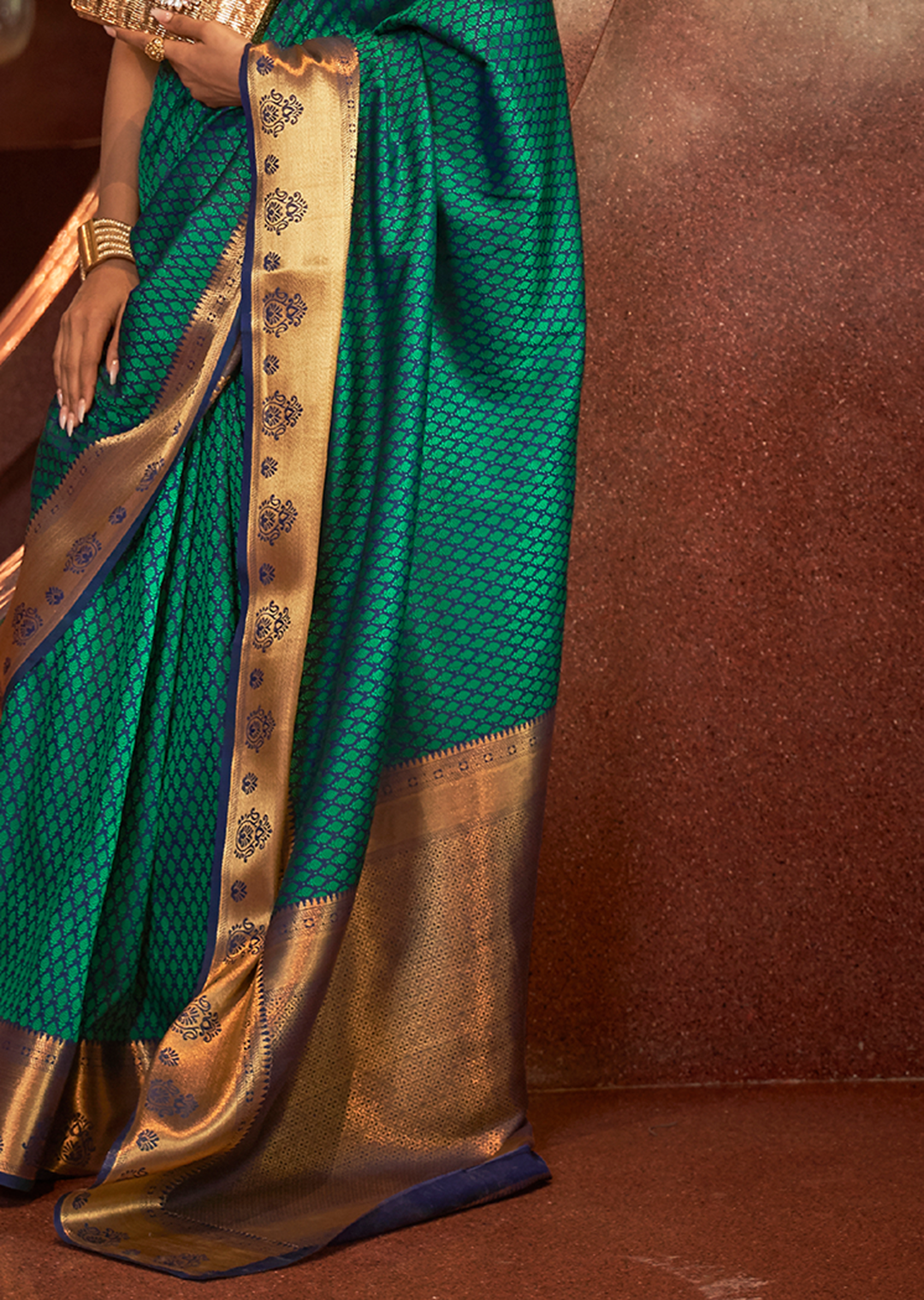 TEAL GREEN	WOVEN HANDLOOM KANJIVARAM SILK SAREE