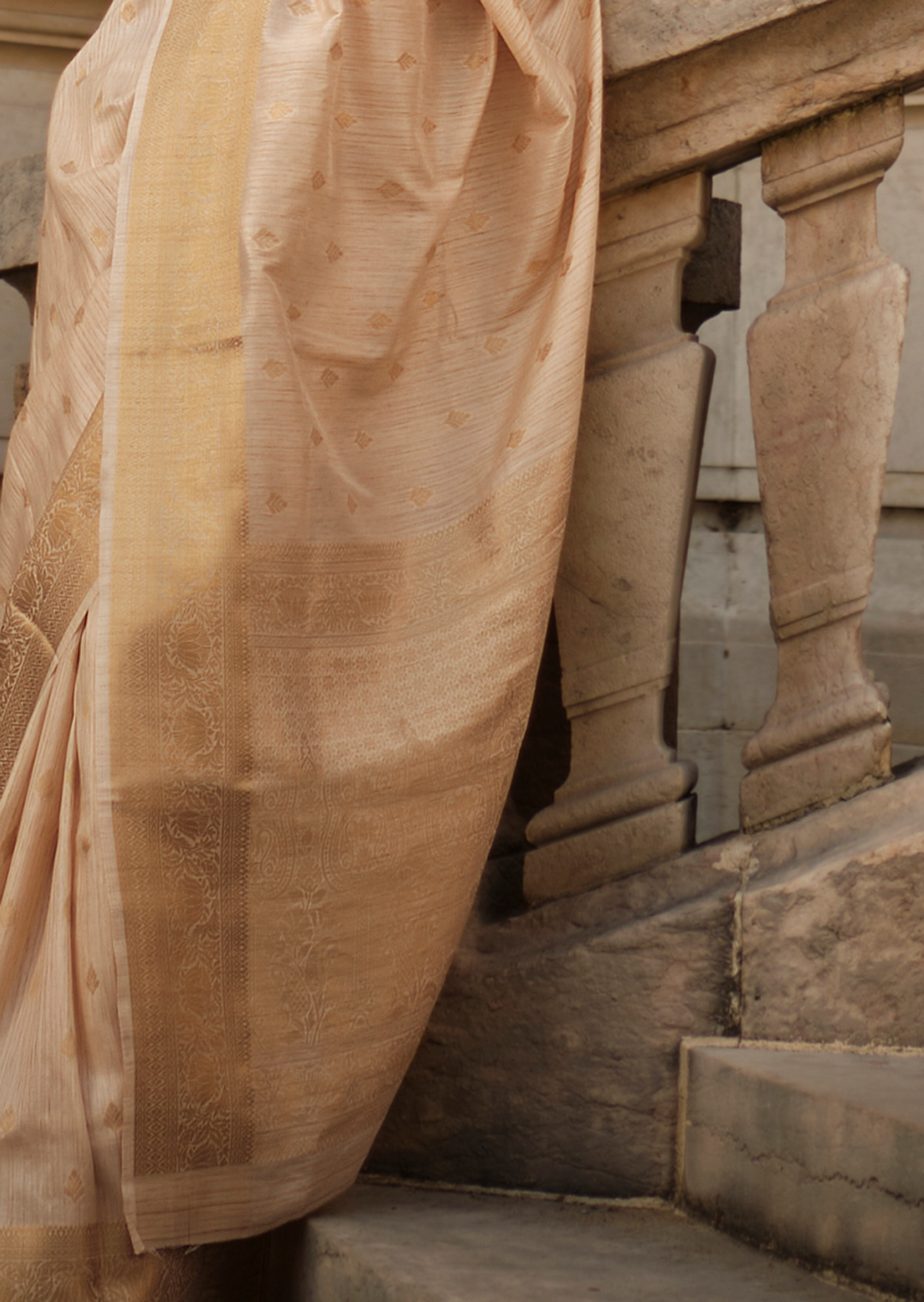 Beige Off White Woven Pure Handloom Khadi Silk Saree