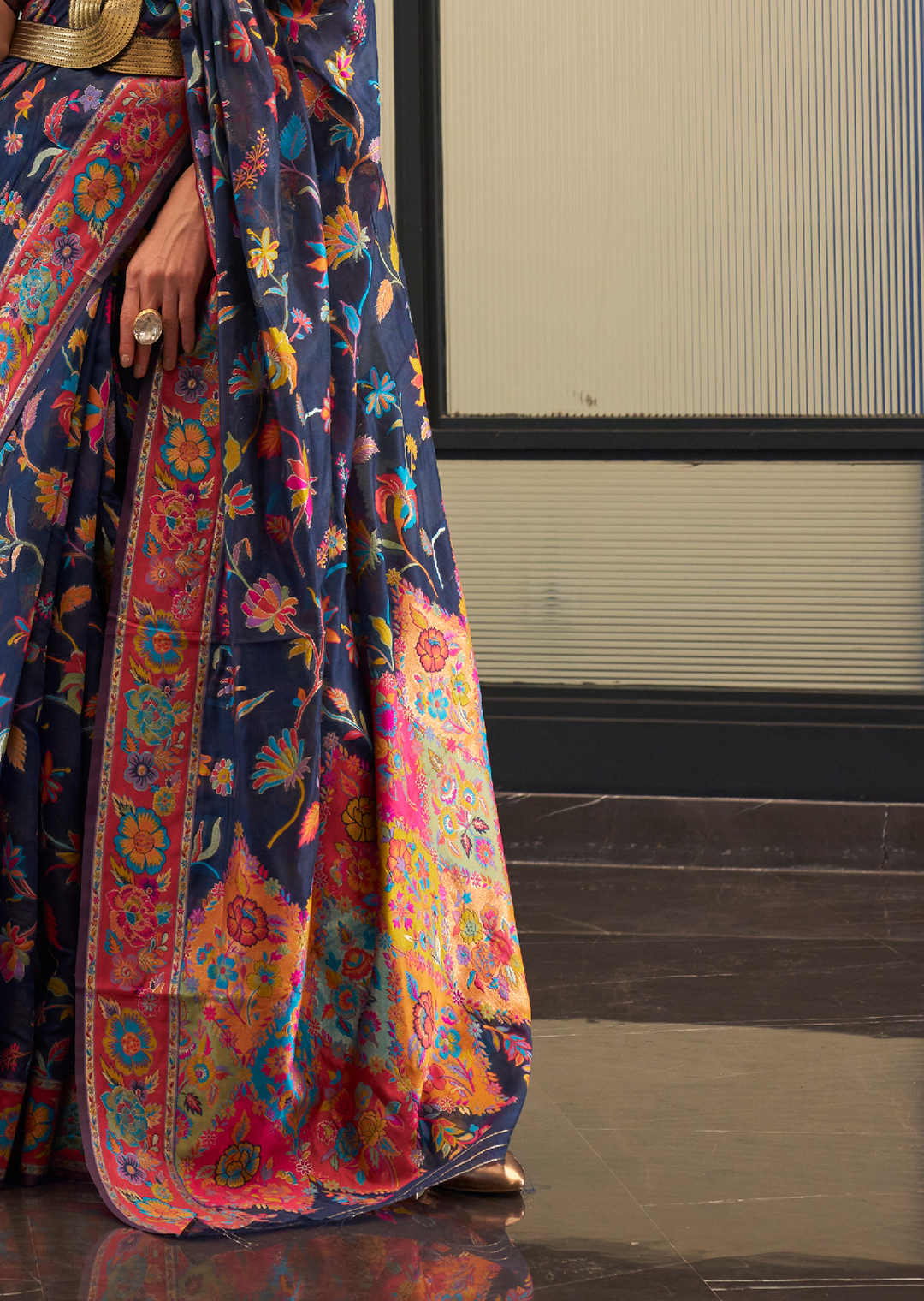 Navy Blue Woven Pure Handloom Kashmiri Jamewar Silk Saree
