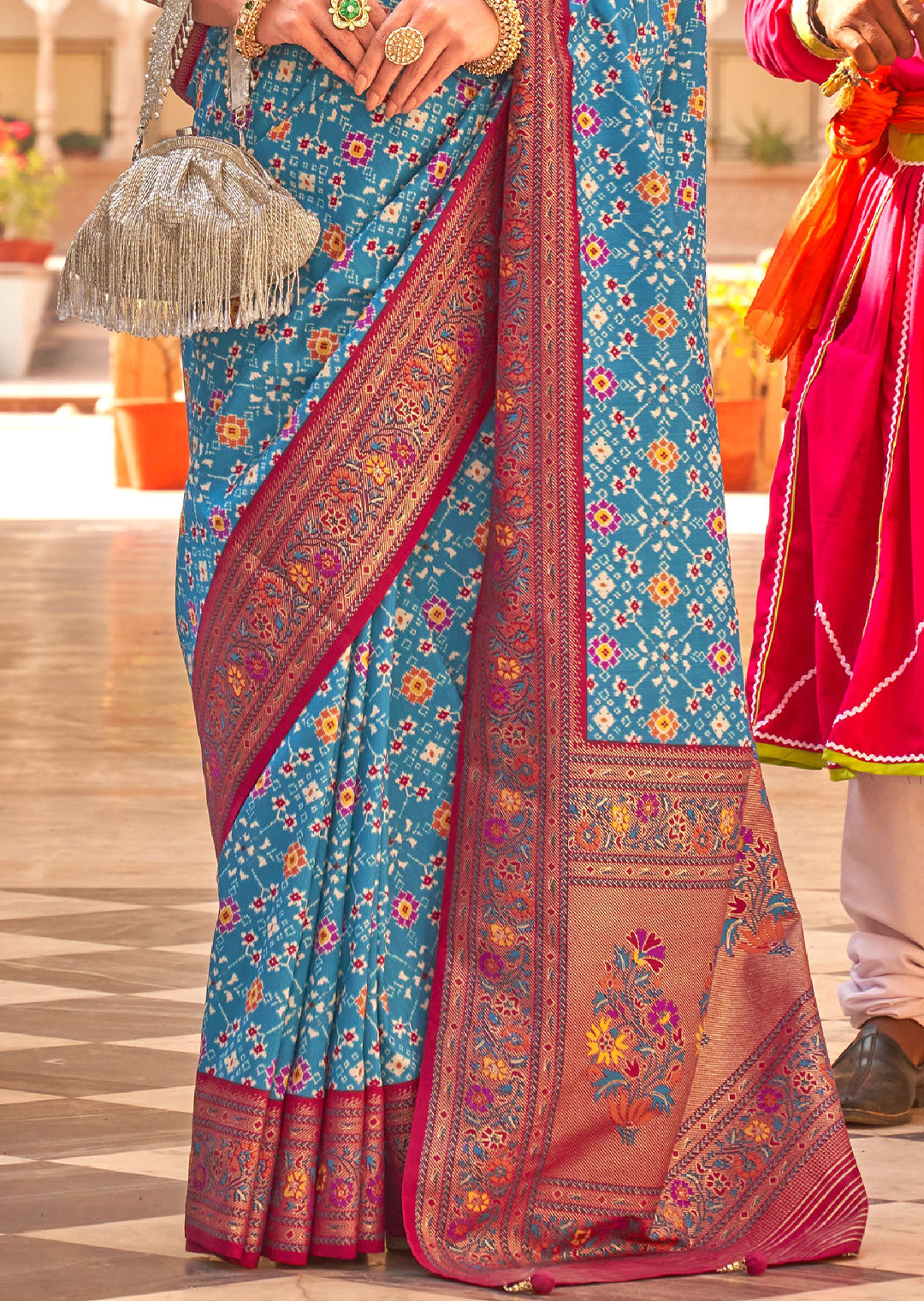 BLUE WOVEN PATOLA PAITHANI SILK SAREE