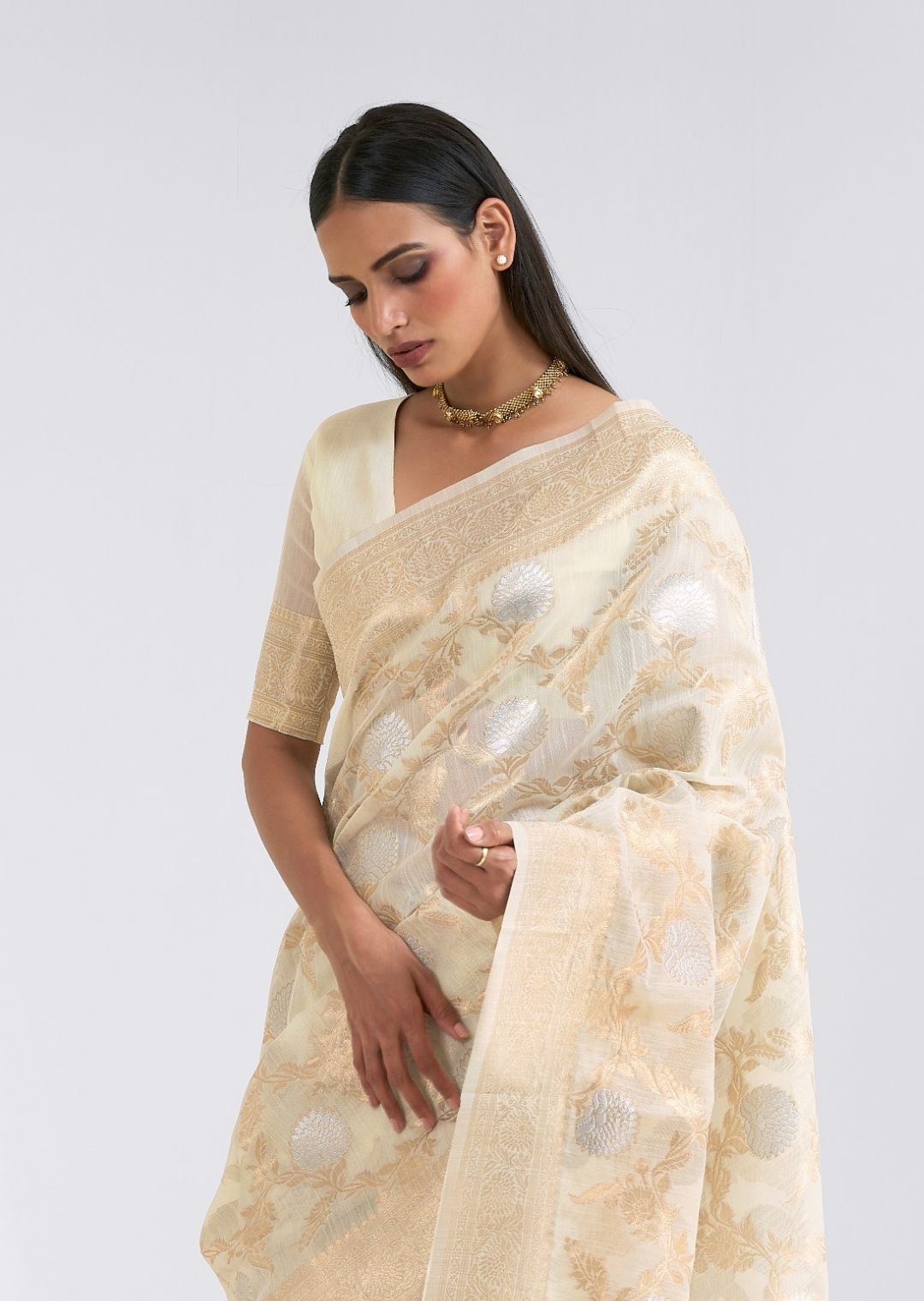 Ivory White Zari Woven Pure Handloom Linen Saree