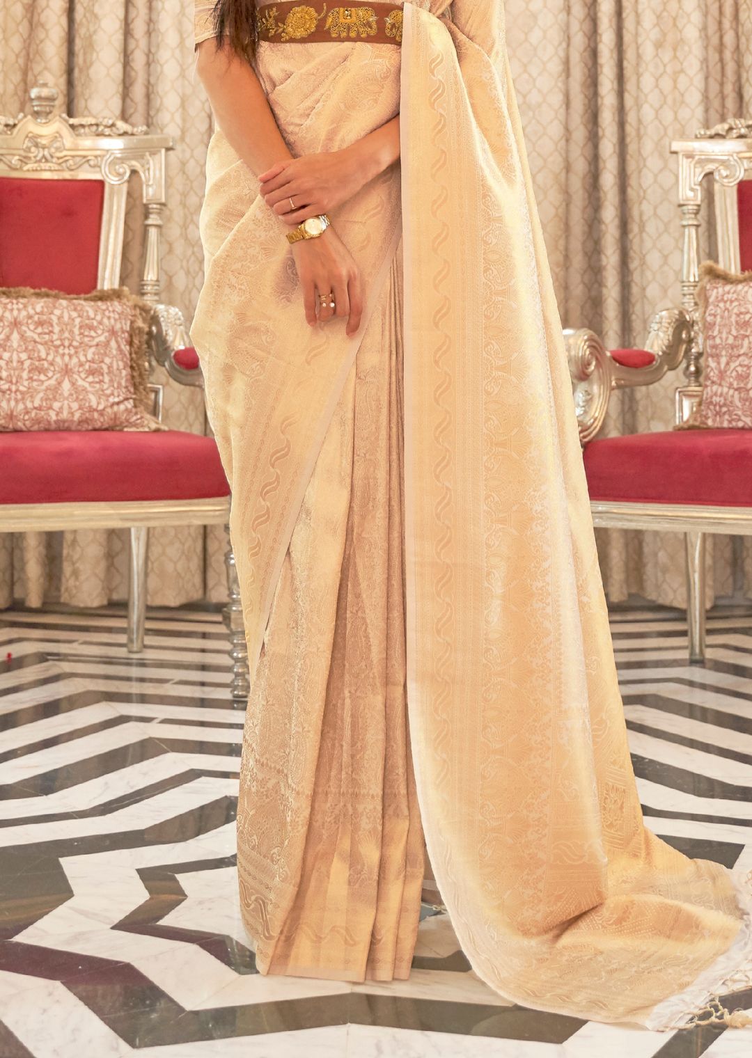 Pearl Golden White Hand Woven Kanjivaram Silk Saree