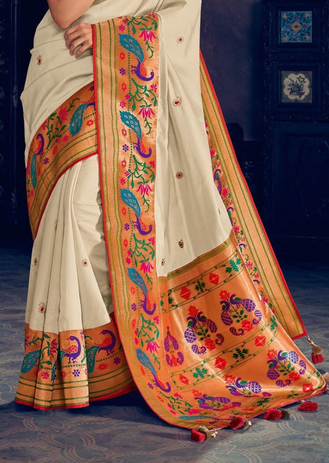 White New Fashionable Banarasi Paithani Kanjivaram Silk Celebrity  Attractive Rajwadi Surat popular Saree With Weaving Of