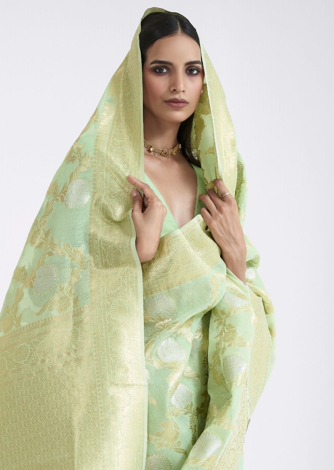 Deep Tea Green Zari Woven Pure Handloom Linen Saree