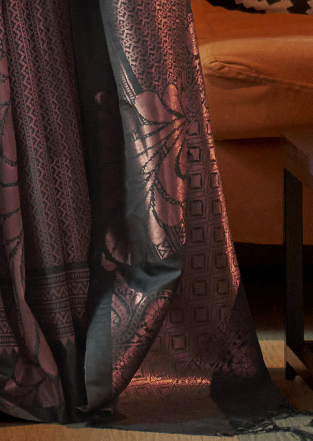BLACK COPPER ZARI WOVEN HANDLOOM KANJIVARAM SILK SAREE