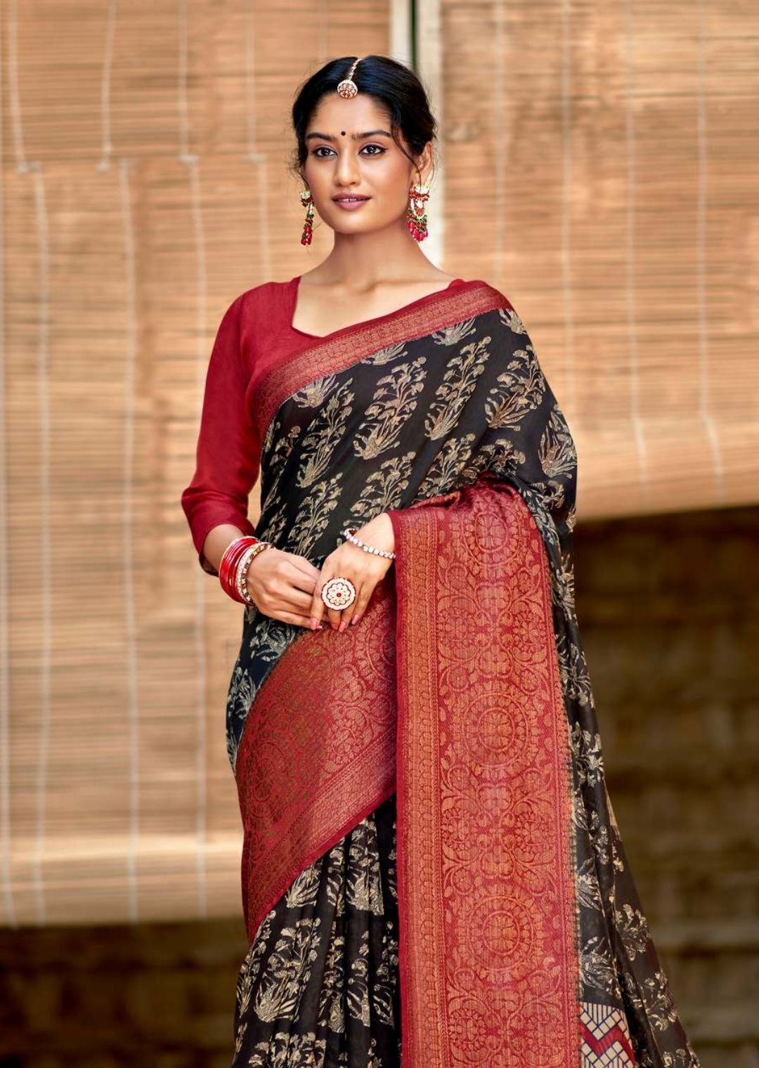 Black & Red Woven Pure Handloom Cotton Saree