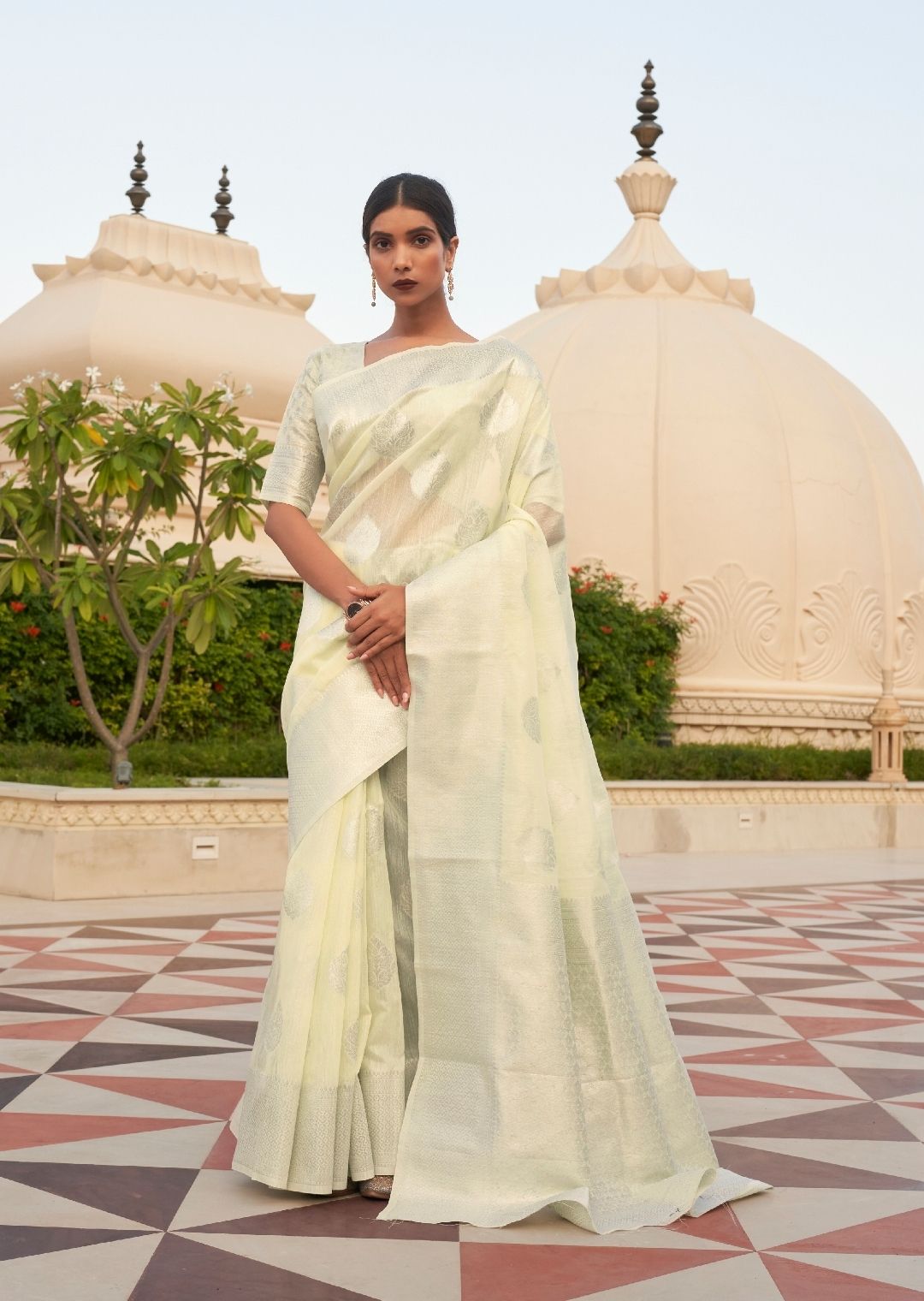 Cream White Zari Woven Pure Handloom Linen Saree