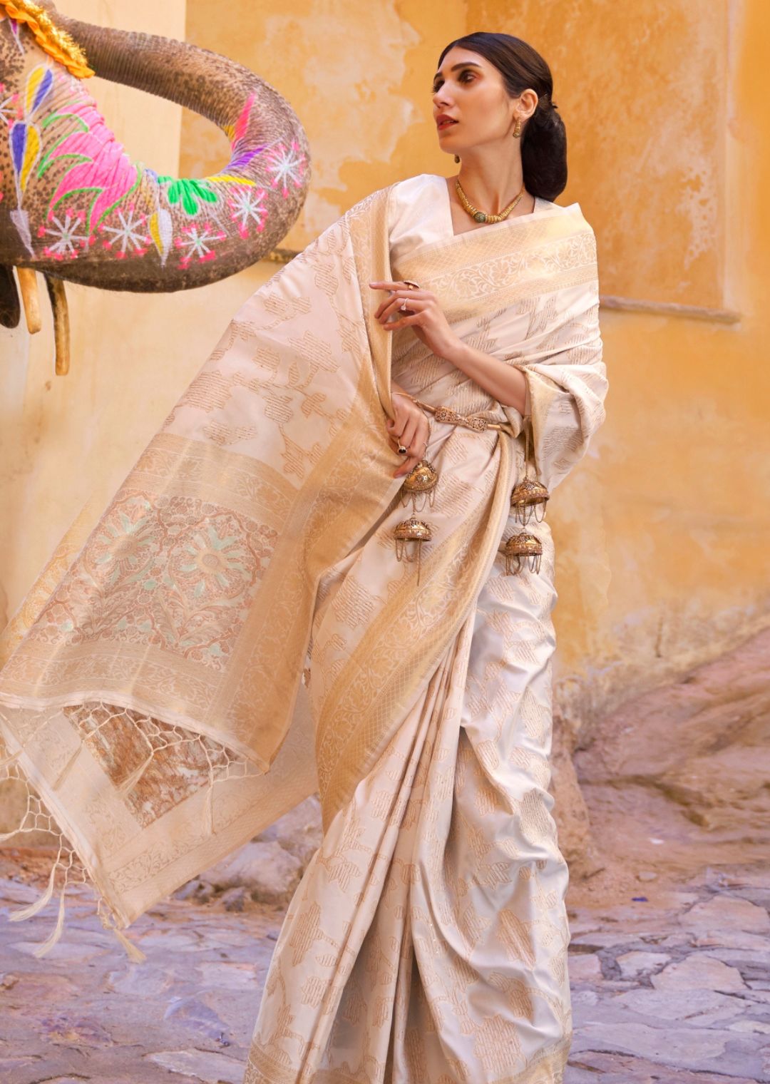 Pearl White Sequins Woven Pure Handloom Banarasi Silk Saree