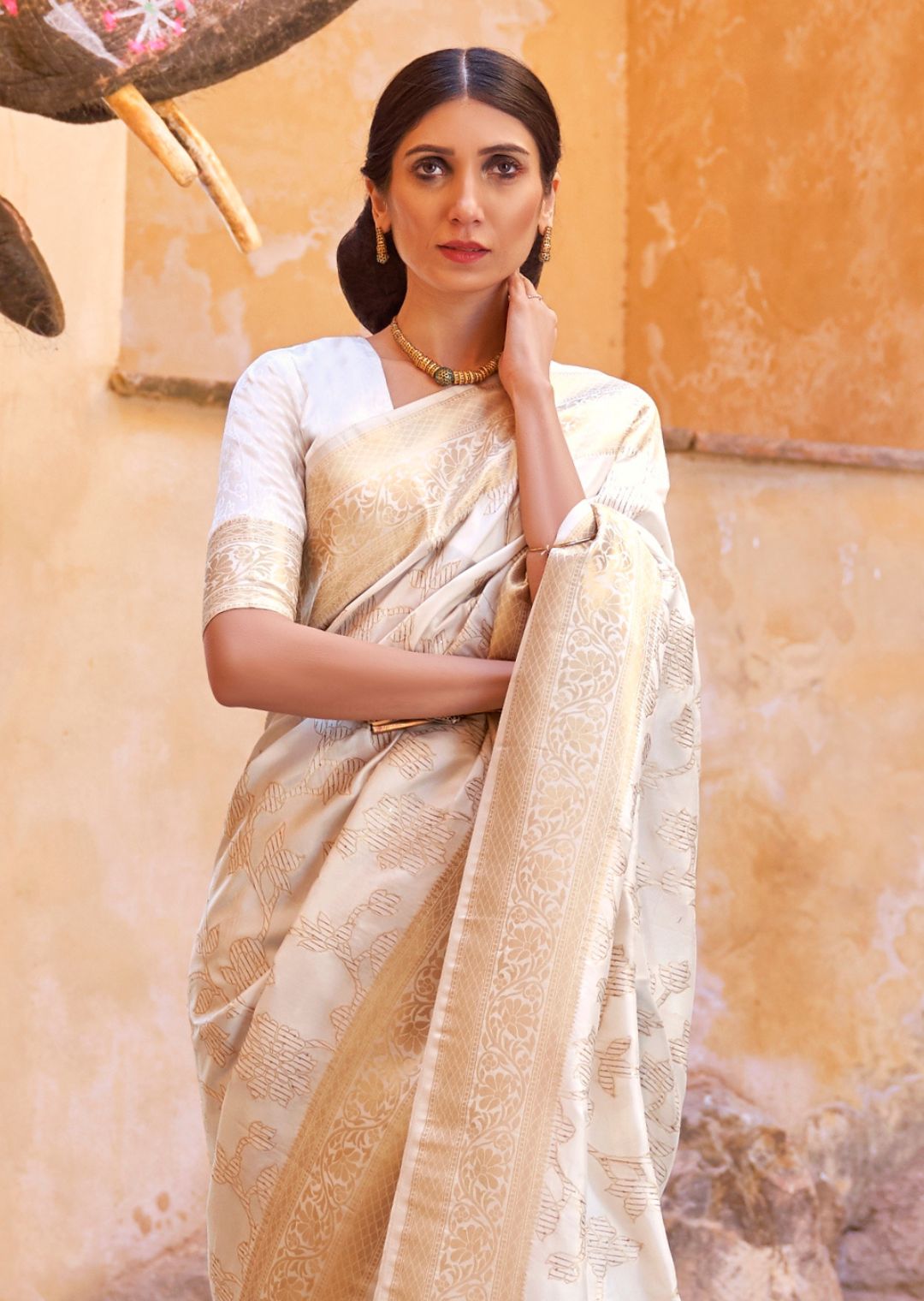 Pearl White Sequins Woven Pure Handloom Banarasi Silk Saree