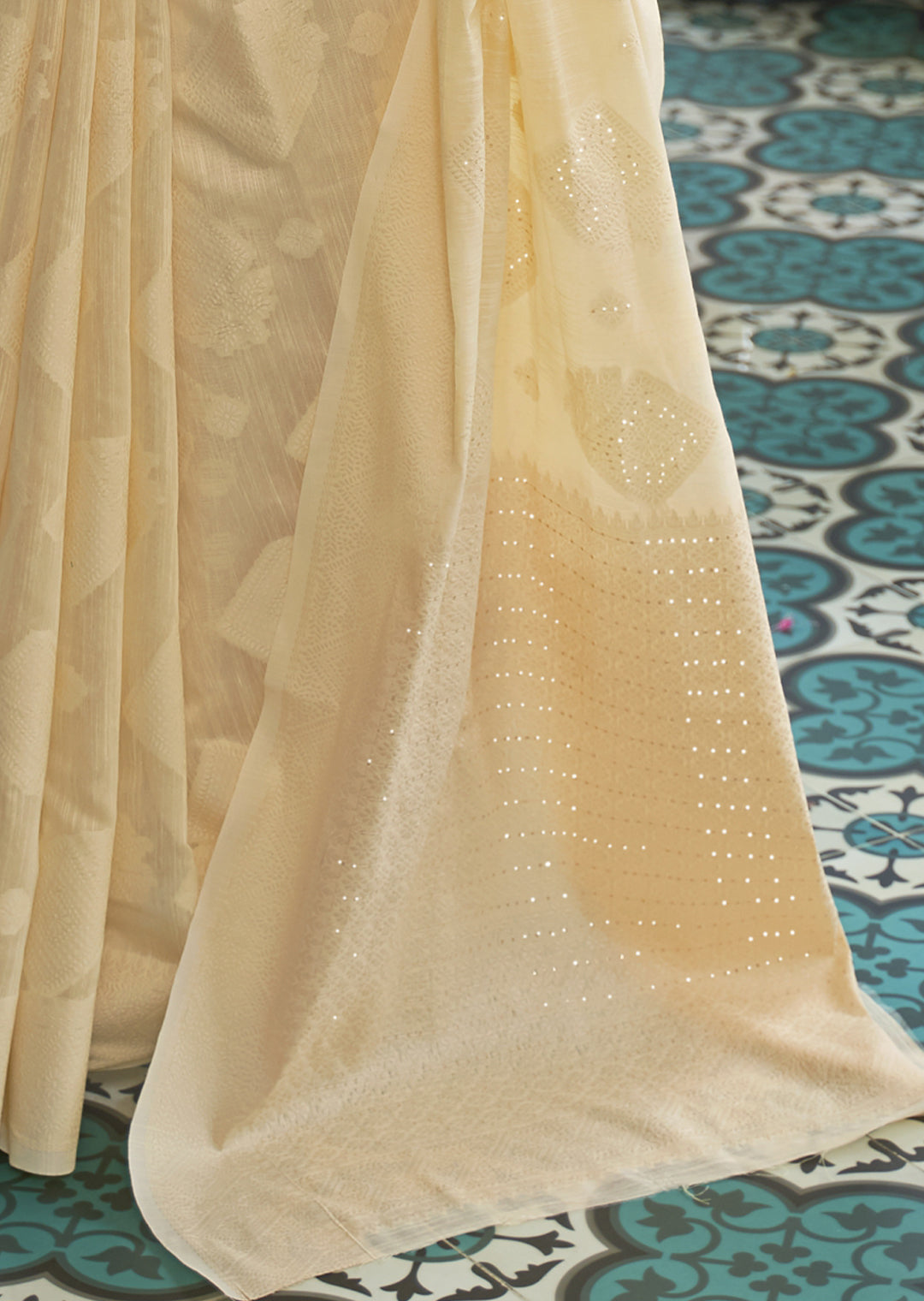 CREAM WHITE WOVEN PURE CHIKANKARI SEQUINS LUCKNOWI COTTON SAREE