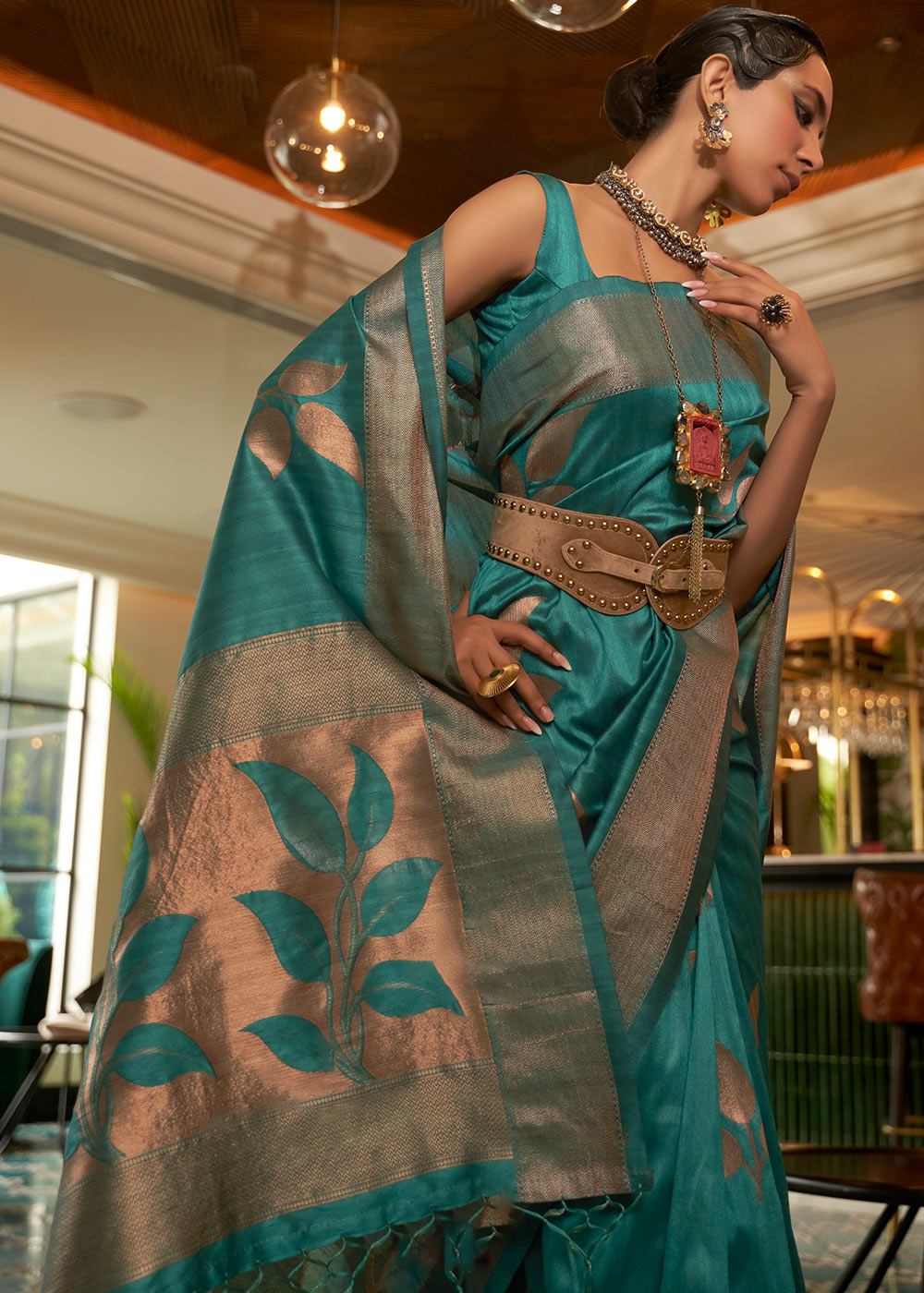 PEACOCK GREEN COPPER ZARI WOVEN HANDLOOM SILK SAREE
