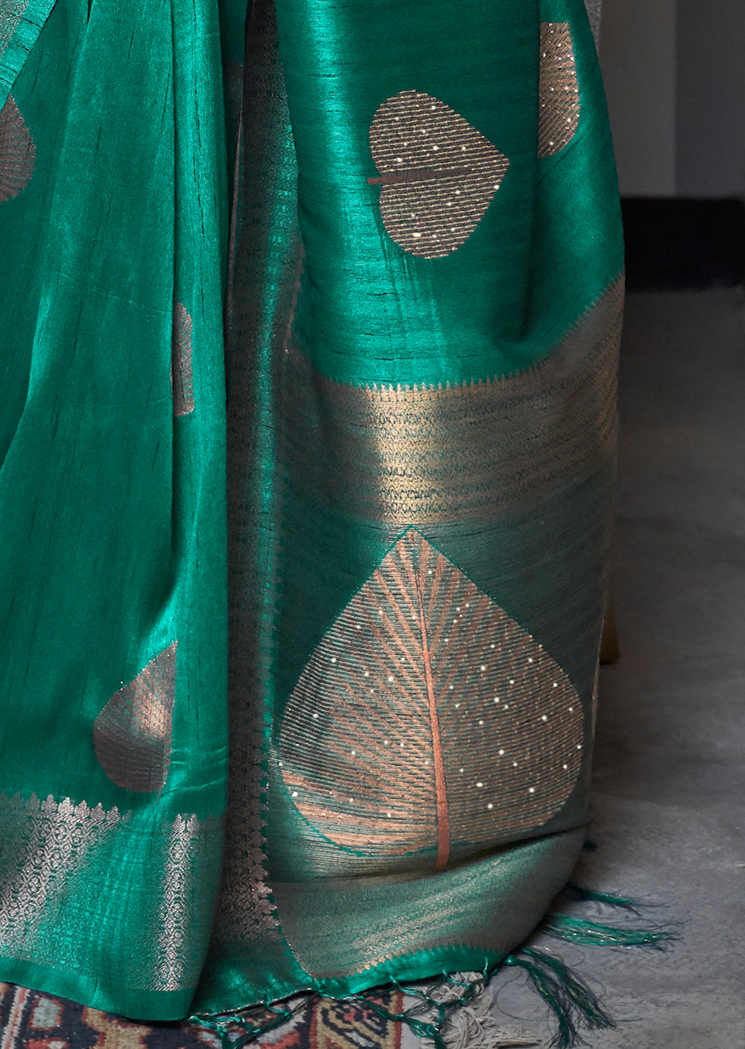 EMERALD GREEN COPPER ZARI WOVEN HANDLOOM BANARASI SILK SAREE