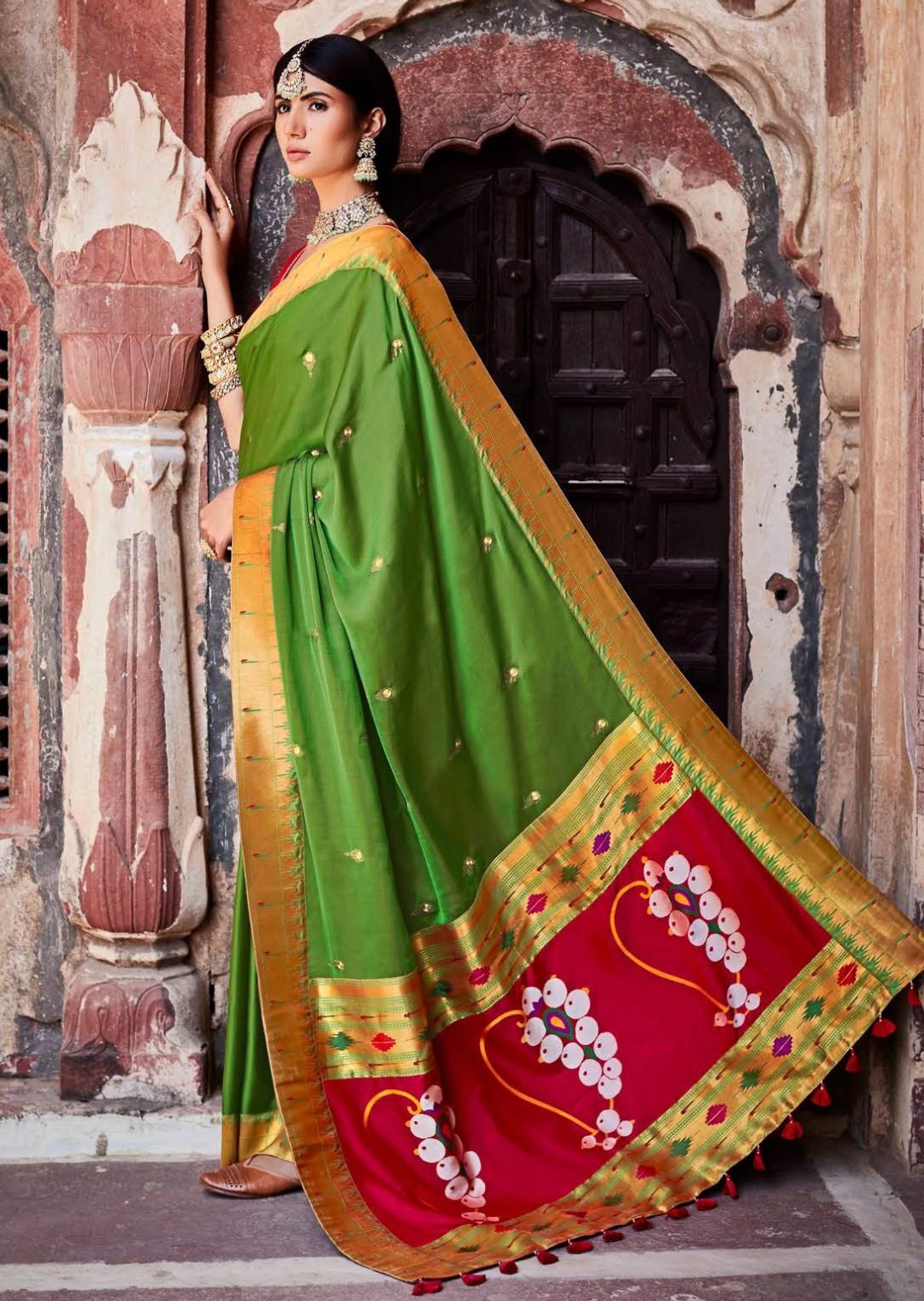 Green Woven Traditional Banarasi Paithani Silk Saree