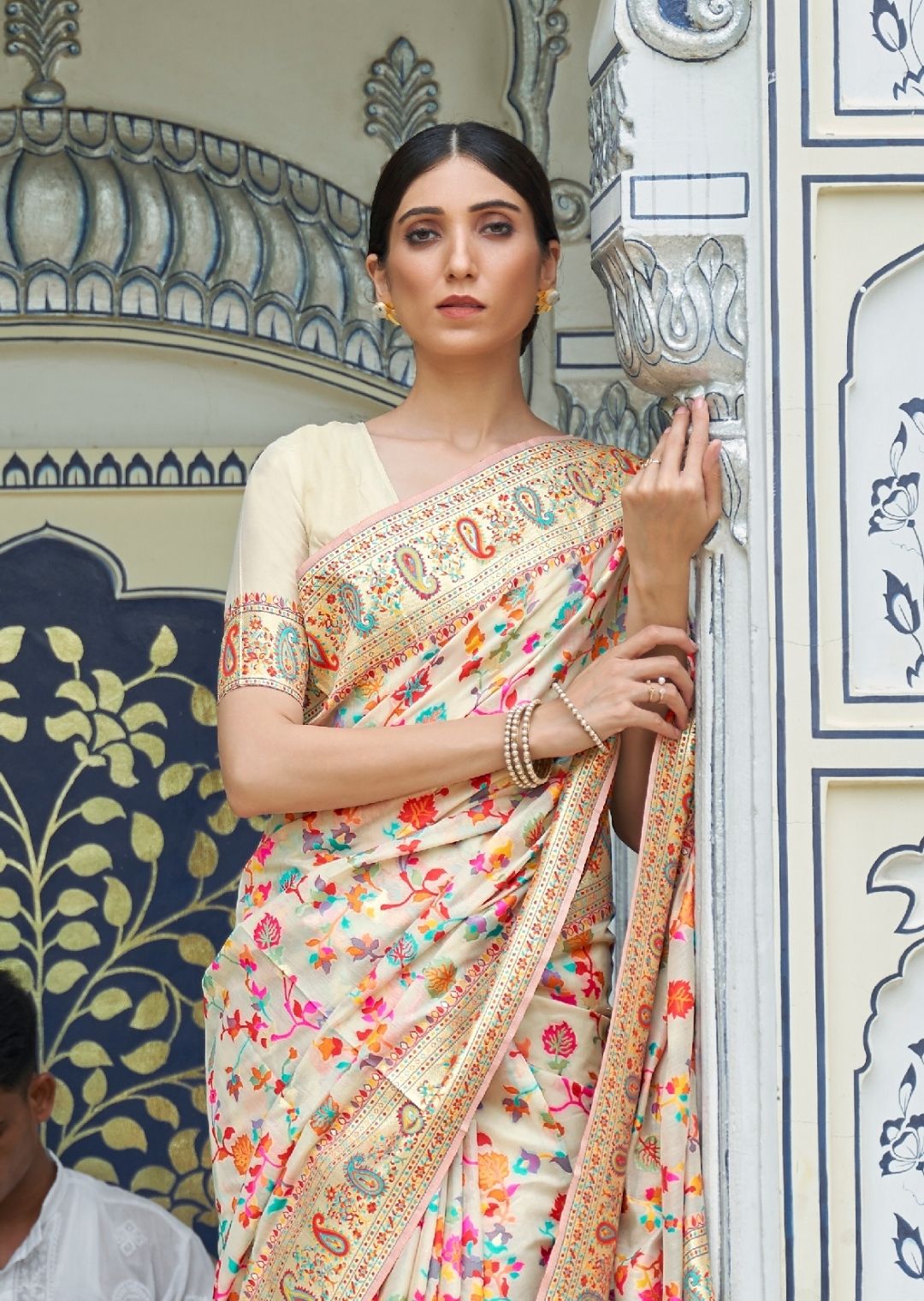 Pearl Off-White Woven Kashmiri Jamewar Silk Saree