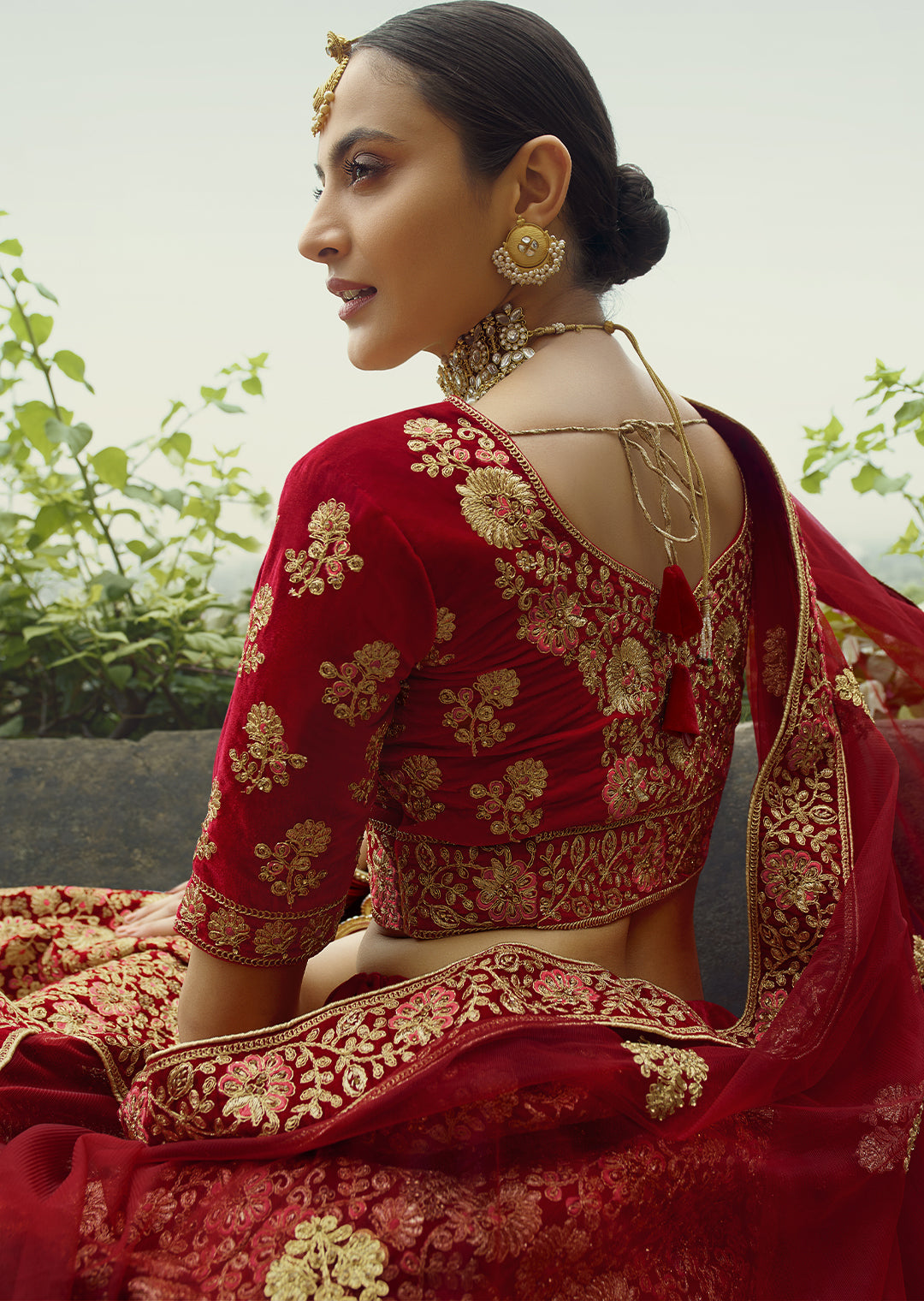 RED HEAVY ZARI EMBROIDERED PREMIUM VELVET DESIGNER BRIDAL LEHENGA