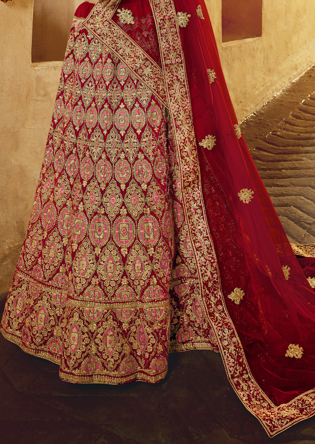 RED HEAVY ZARI EMBROIDERED PREMIUM VELVET DESIGNER BRIDAL LEHENGA