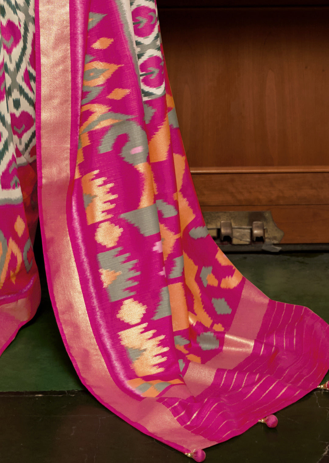 HOT PINK WOVEN PATOLA SILK SAREE