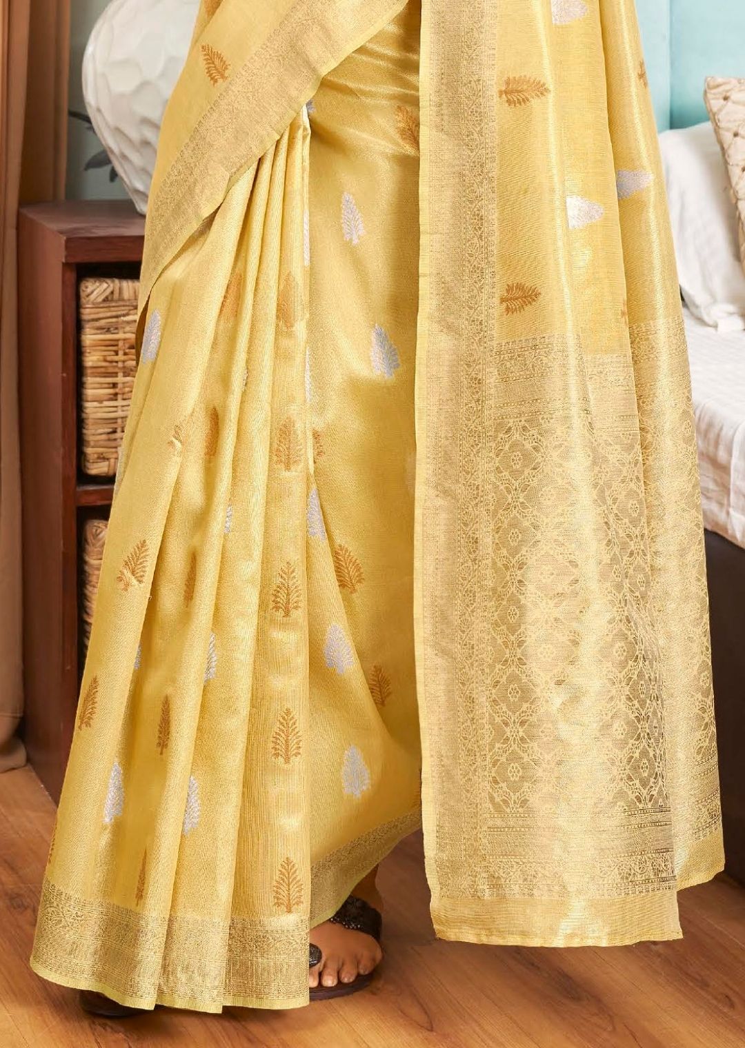 Golden Minion Yellow Zari Woven Pure Handloom Linen Silk Saree