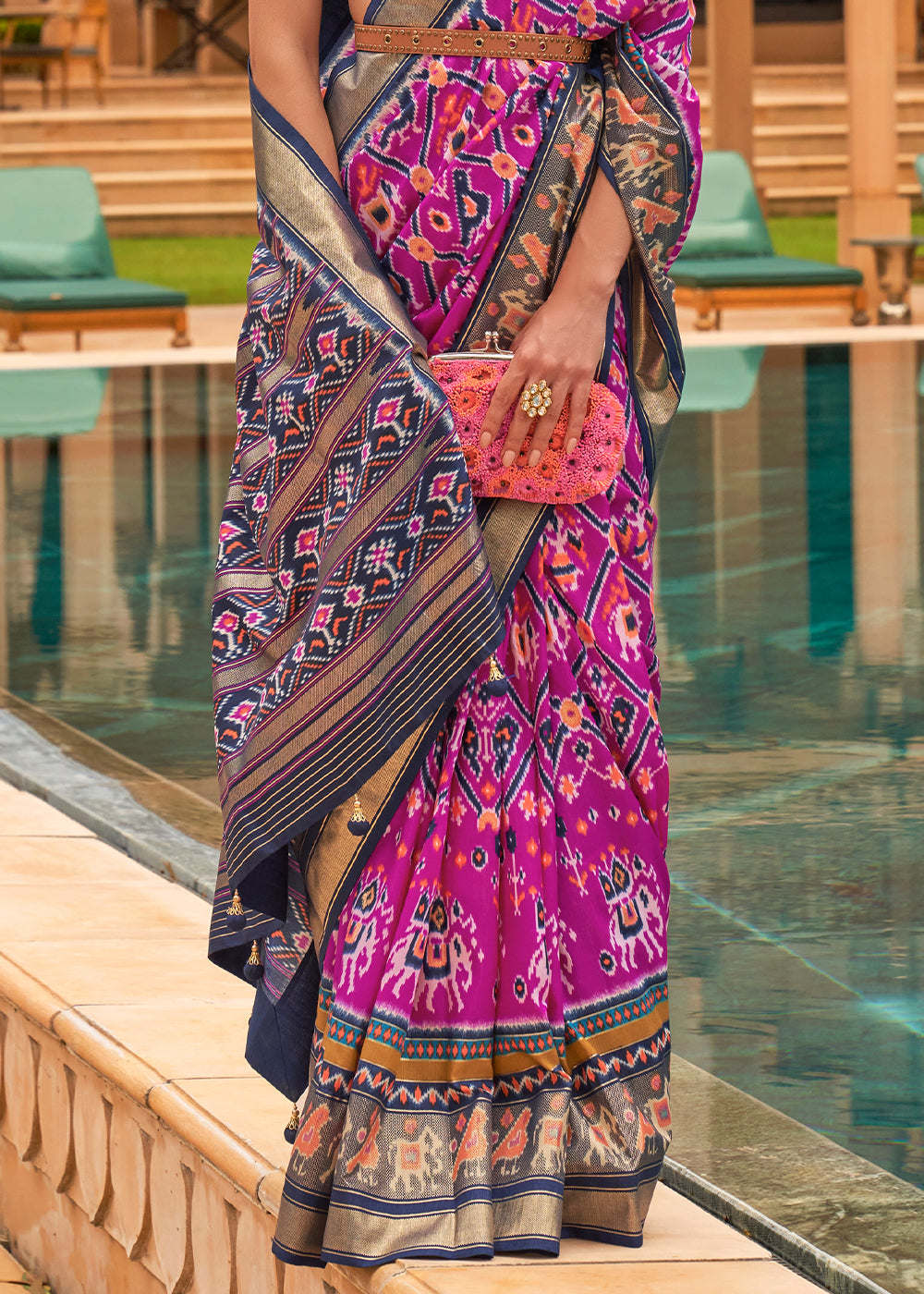 PURPLE WOVEN TRADITIONAL PATOLA SILK SAREE WITH FOIL PRINT WORK