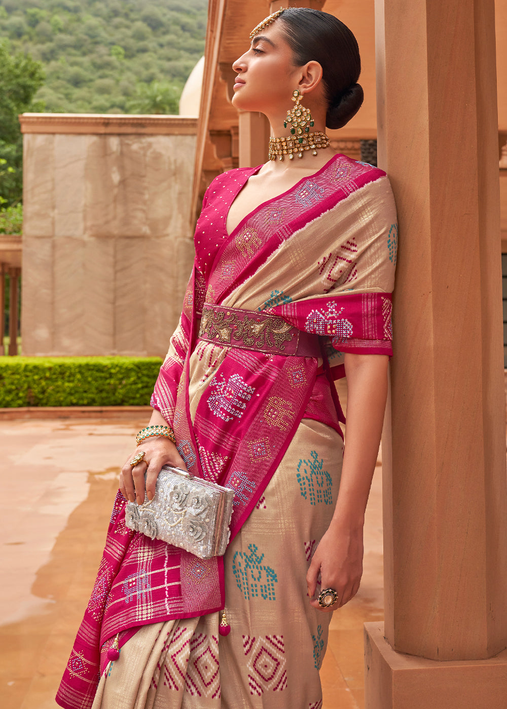 BEIGE AND PINK WOVEN PATOLA SILK SAREE