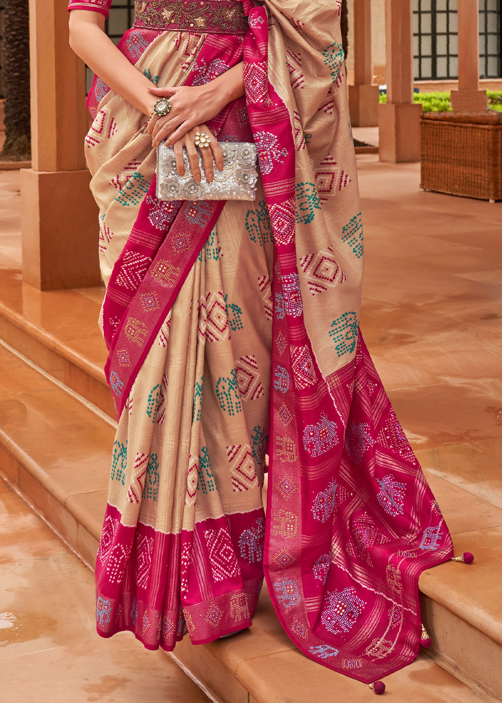 BEIGE AND PINK WOVEN PATOLA SILK SAREE