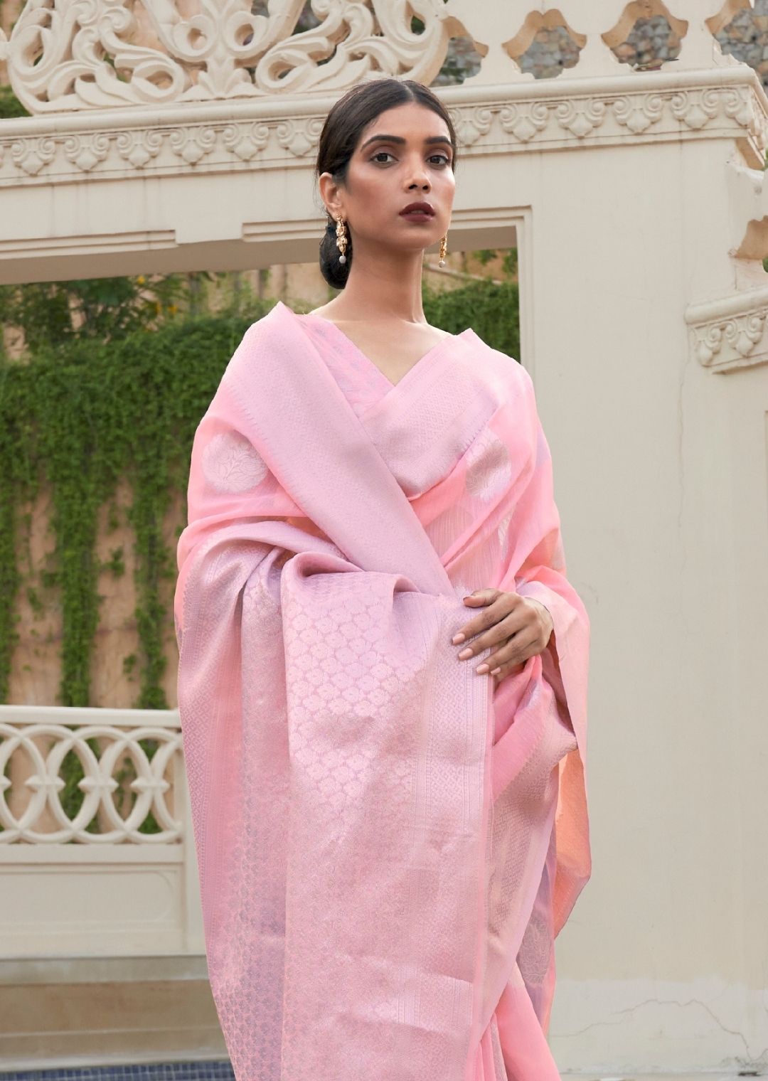 Blossom Pink Zari Woven Pure Handloom Linen Saree