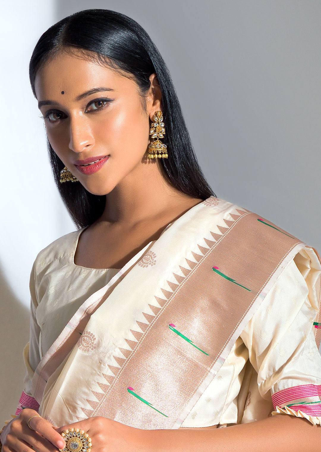PEARL WHITE ZARI WOVEN TRADITIONAL PAITHANI SILK SAREE