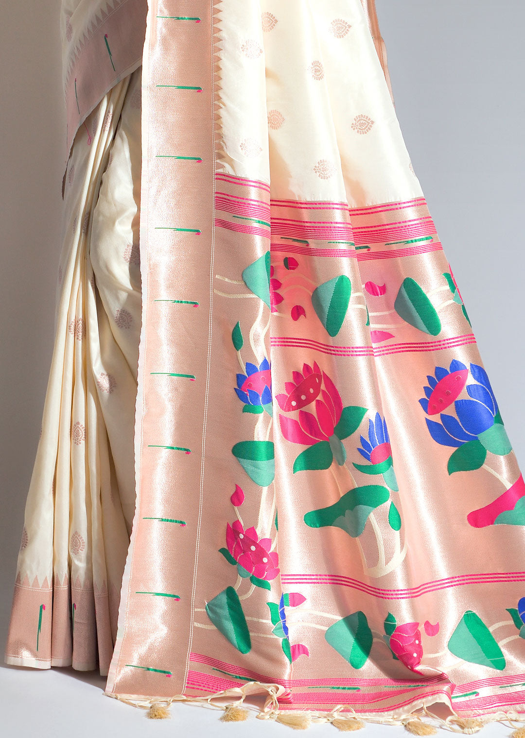 PEARL WHITE ZARI WOVEN TRADITIONAL PAITHANI SILK SAREE