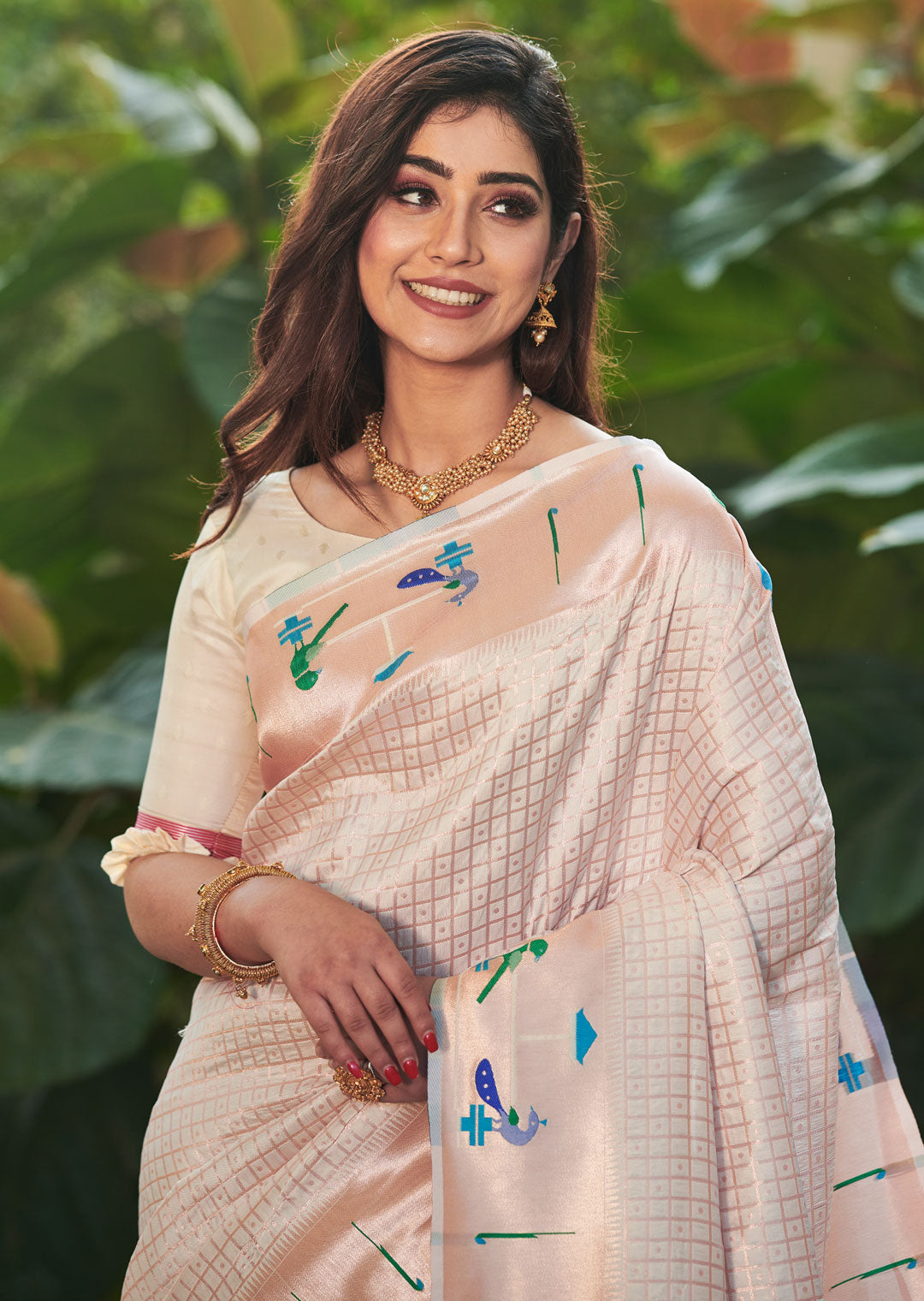 PEARL WHITE ZARI WOVEN TRADITIONAL PAITHANI SILK SAREE