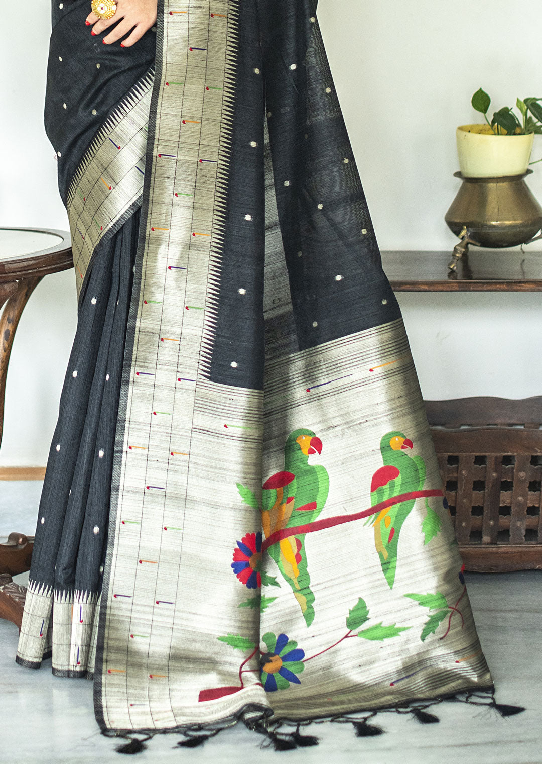 BLACK ZARI WOVEN TRADITIONAL PAITHANI SILK SAREE